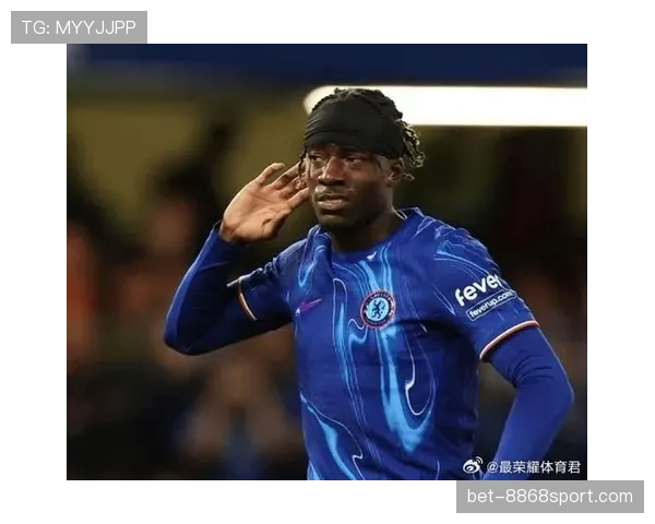 杜埃的位置适配性：边锋与中场角色的战术效能对比分析
